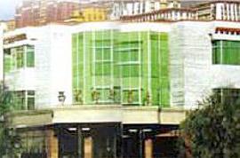 Tibet Post Hotel Лхаса Екстериор снимка